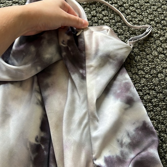 Superdown Satin Krystal Slit Detail Gray Tie Dye Patterned Maxi Dress - Picture 11 of 13